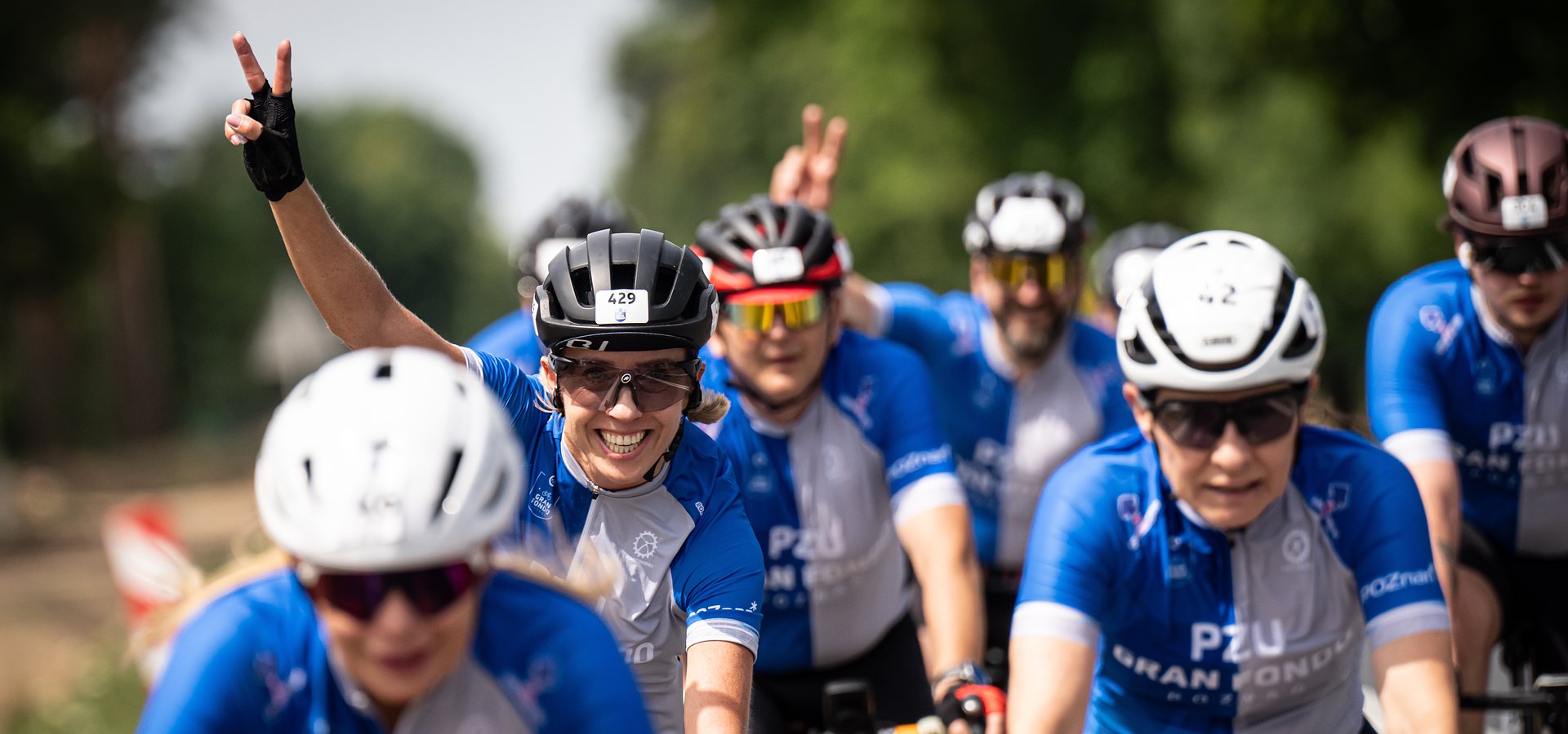 Rekordowe prędkości podczas PZU Gran Fondo Poznań. Najszybszy zawodnik pokonał trasę ze średnią prędkością 42,7 km/h. Niemal 1000 kolarzy - amatorów rywalizowało na dystansach Gran Fondo, Medio Fondo i Family Fondo