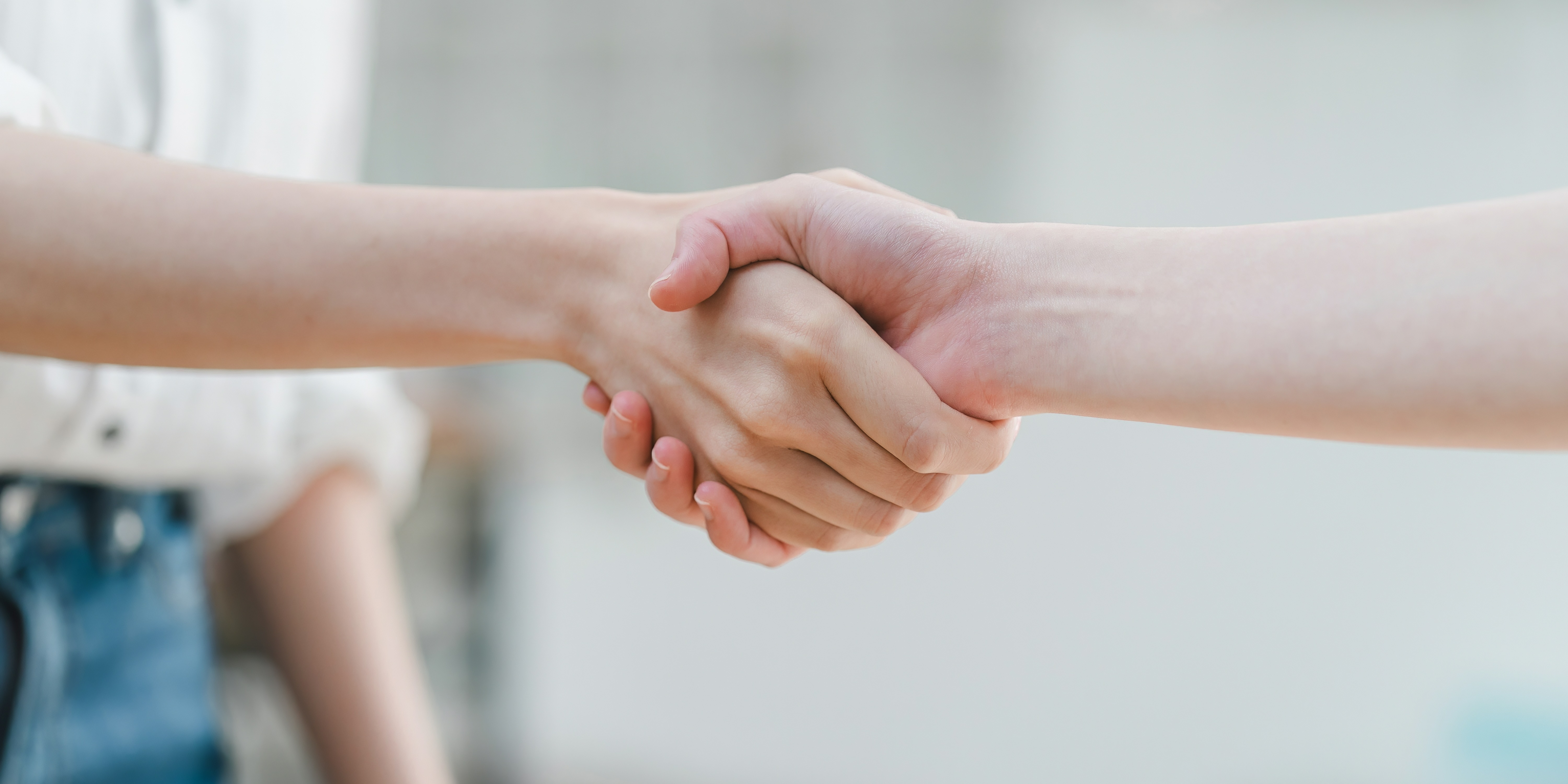 Wsparcie dla osób poszkodowanych w pożarze w Ząbkach