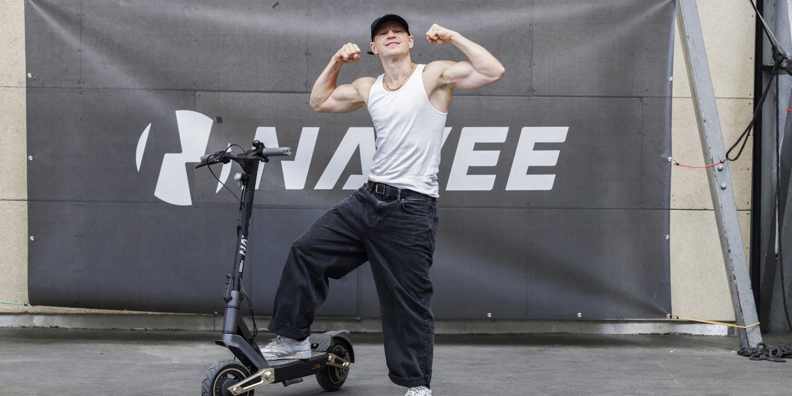 Chris Böhm stellt offiziellen Weltrekord auf – NAVEE verbindet Performance, Testevent und Sommerkampagne