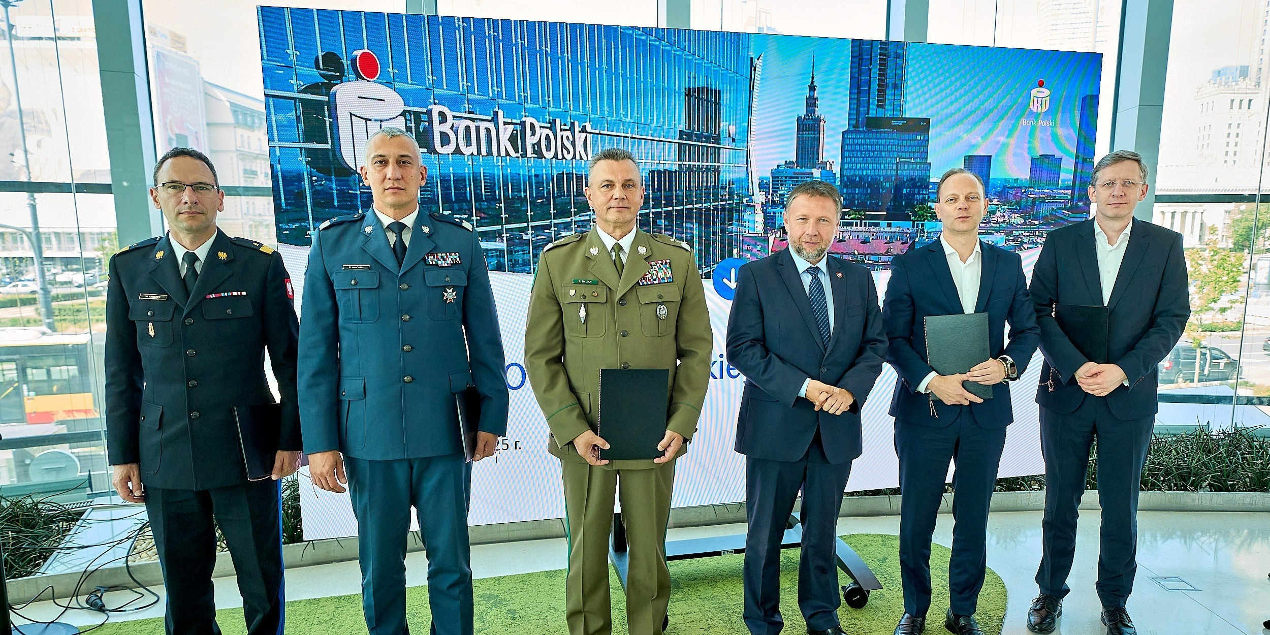 PKO Bank Polski rozszerza ofertę. Specjalna propozycja dla kolejnych służb mundurowych.