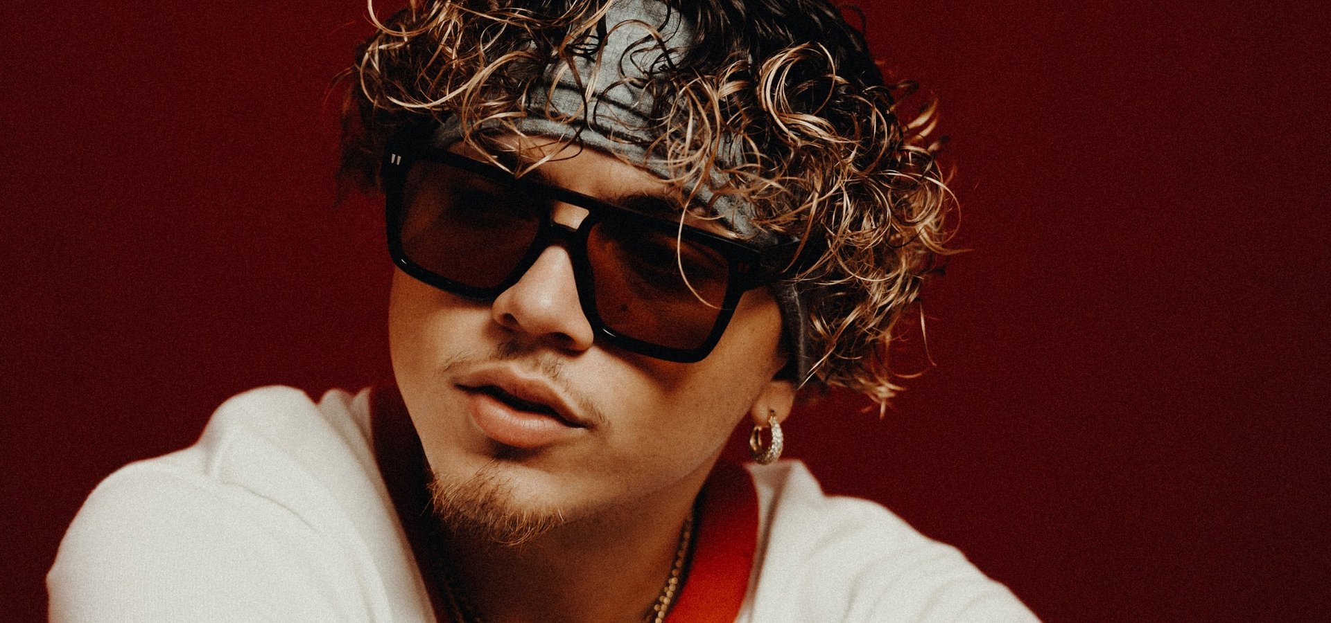 Lemuell cierra su serie de lanzamientos semanales con “FINEPACK VOL. 1”, un proyecto de 11 canciones que eleva los límites de la música urbana latina