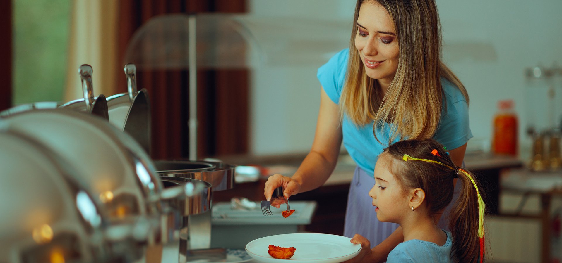 Letnia dieta bez restrykcji? Jak jeść zdrowo na urlopie