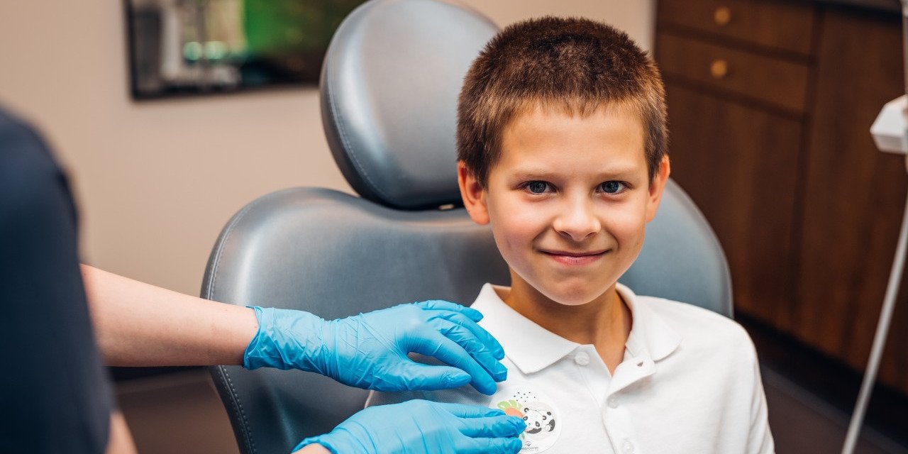 Zęby na szóstkę! Jak dbać o nie w szkole?