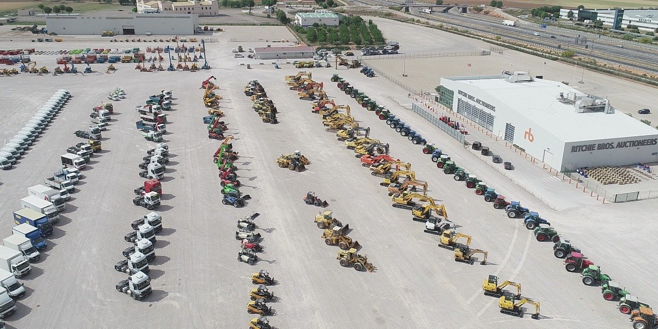 A Ritchie Bros. prepara o leilão de Super Setembro com mais de 2.300 equipamentos disponíveis em Ocaña e Tarragona