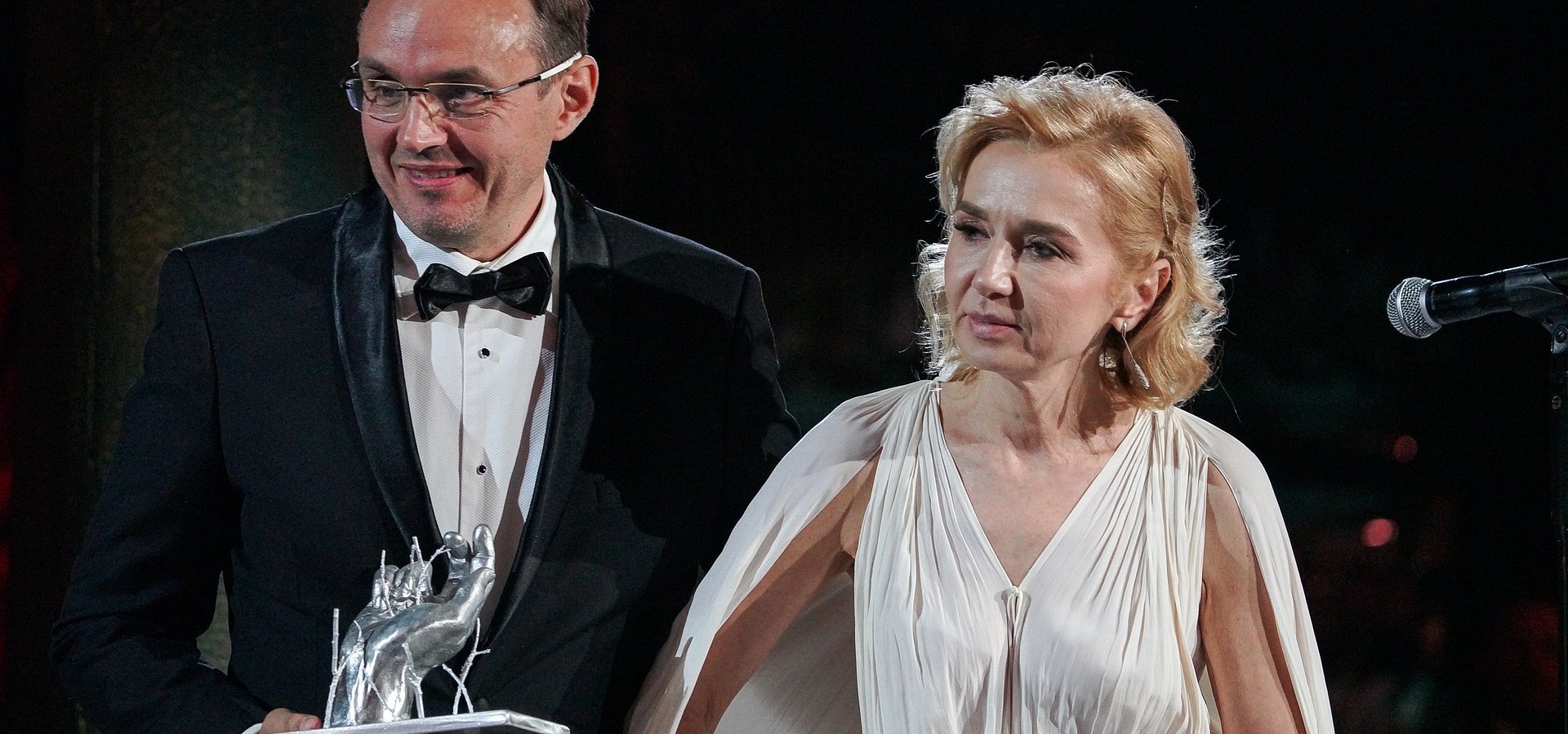 Polscy przedsiębiorcy, w duchu The Giving Pledge, nagrodzeni za odpowiedzialność społeczną Rzeźbą TOP Charity polskiego artysty