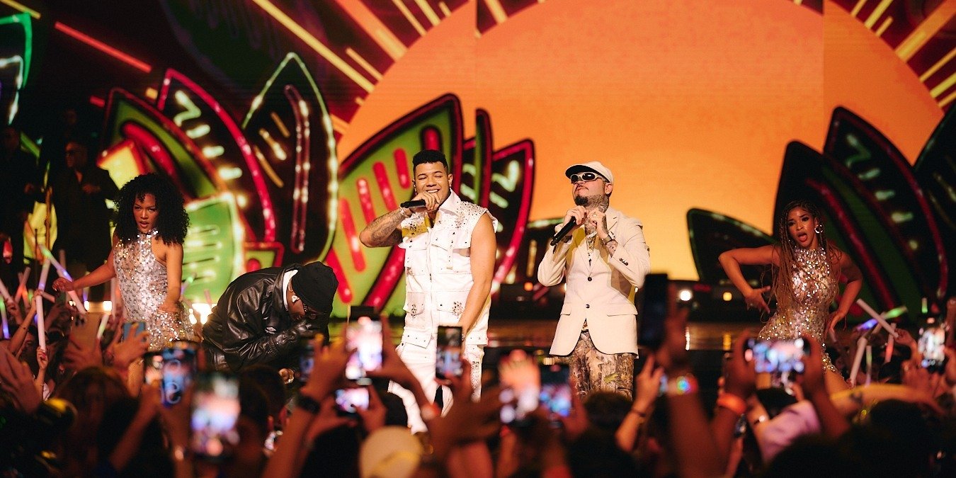 Boza se adueña de Premios Juventud con dos actuaciones inolvidables