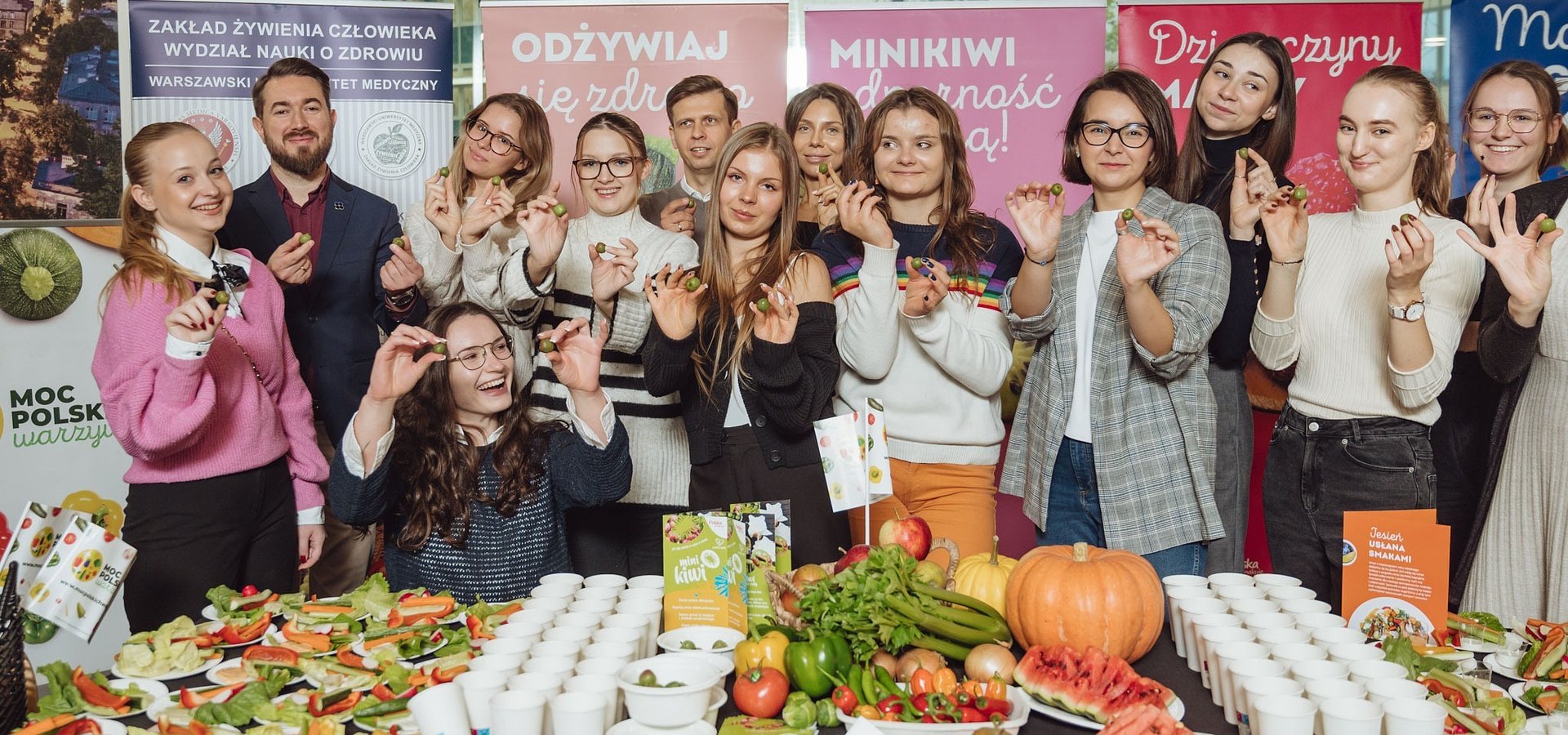 Zdrowie na talerzu - studenci i naukowcy WUM promują polskie warzywa i owoce