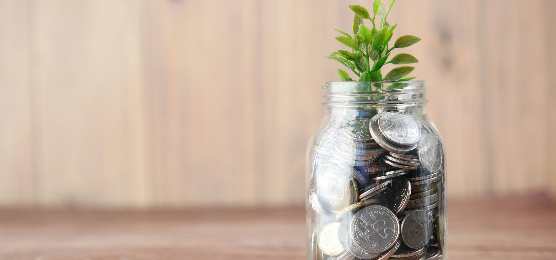 Dia Mundial da Poupança: 7 dicas práticas para poupar 5 mil euros