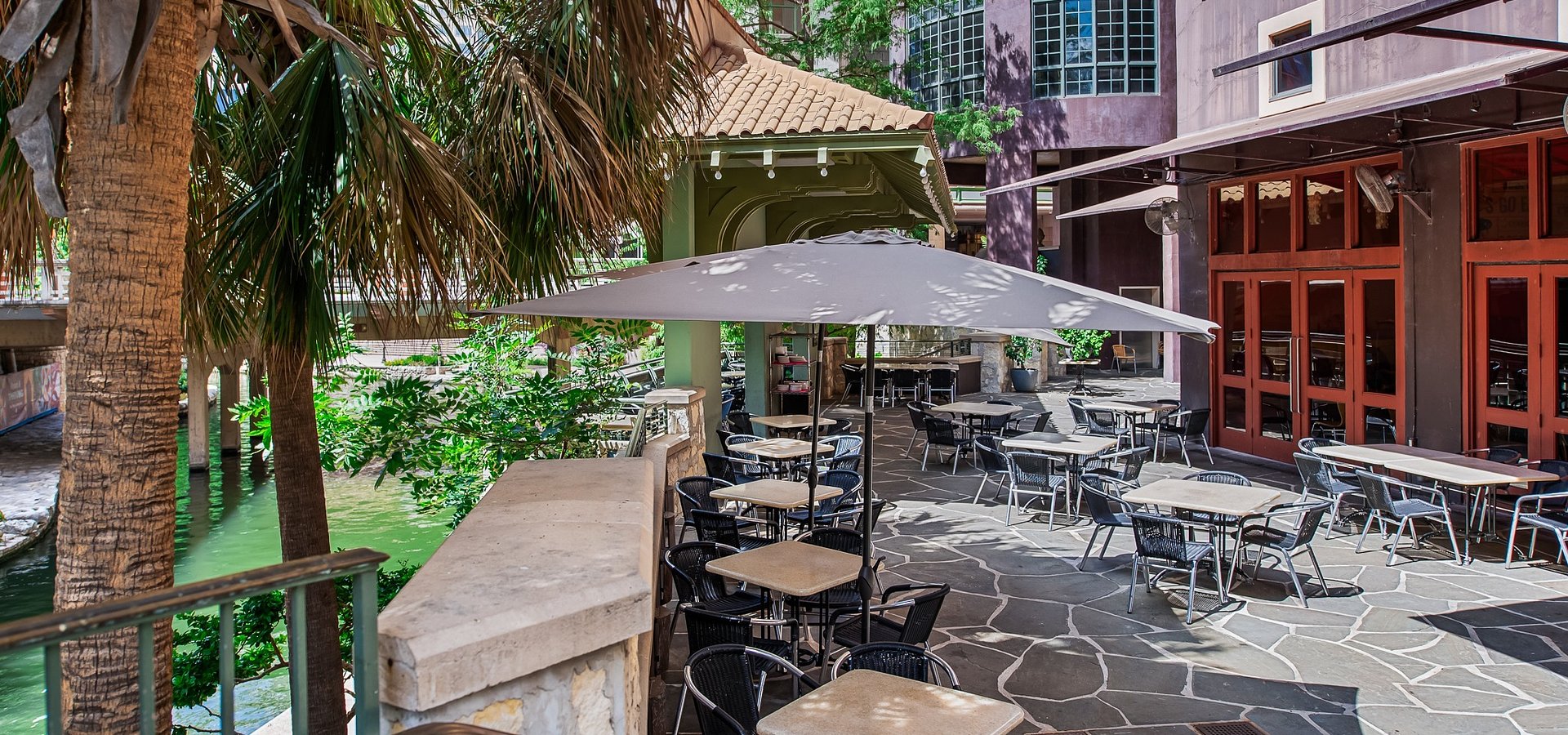 Mexican Contemporary Restaurant Offers Front-Row Riverside Views for the Annual Ford Holiday River Parade