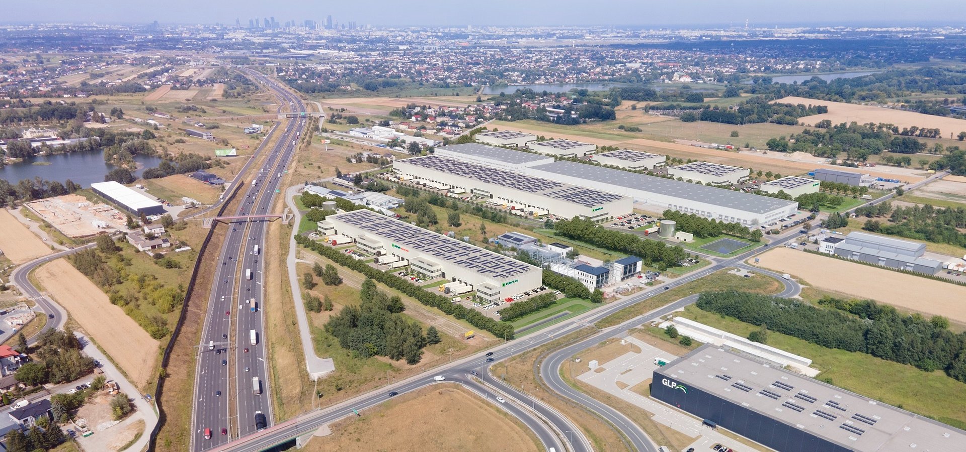 CTPark Warsaw Janki: pierwszy budynek na finiszu, drugi już w realizacji