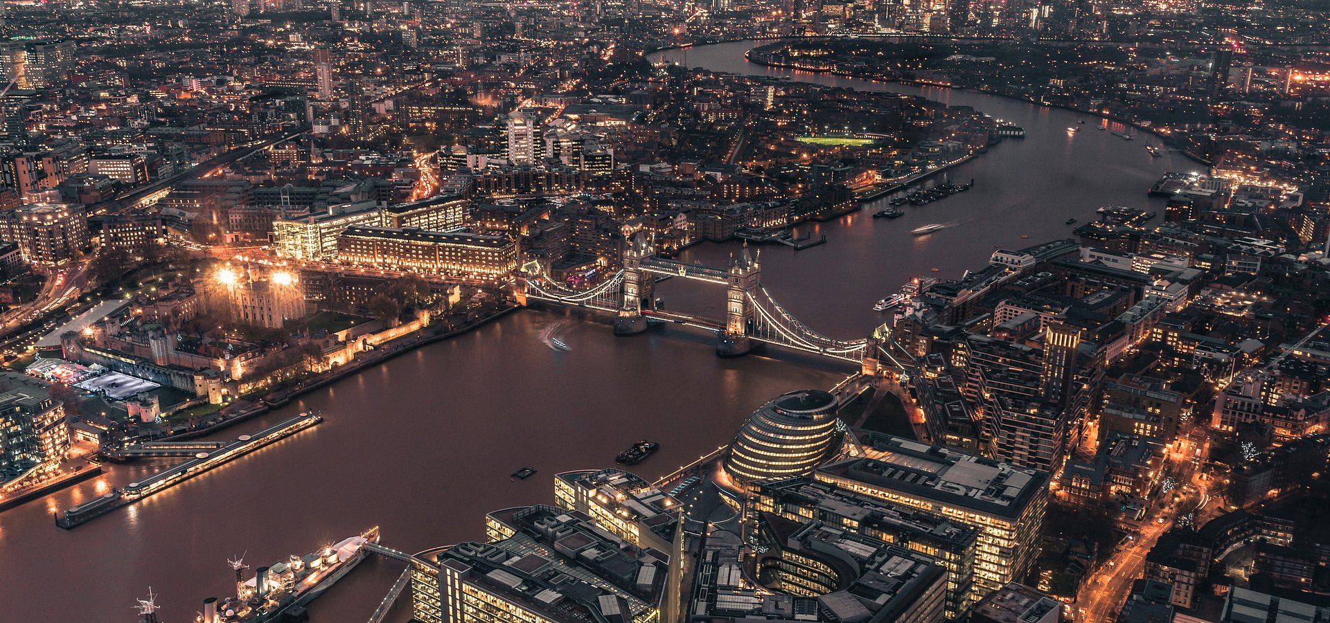 New Bond Street w Londynie najdroższą ulicą handlową świata po raz pierwszy w historii. Nowy Świat na 35. miejscu