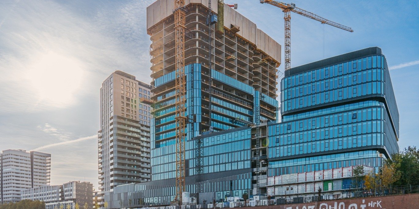 Nowa dominanta Wrocławia to prestiżowy adres do zamieszkania. Quorum Tower pnie się w górę [ZDJĘCIA]