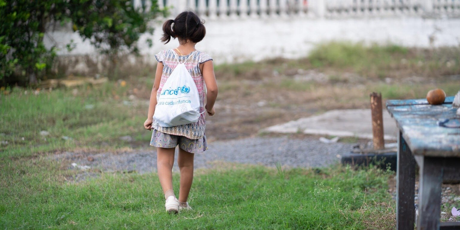 Globalne potrzeby humanitarne osiągają nowe rekordy – konieczne zwiększenie nakładów na usługi ratujące życie dzieci