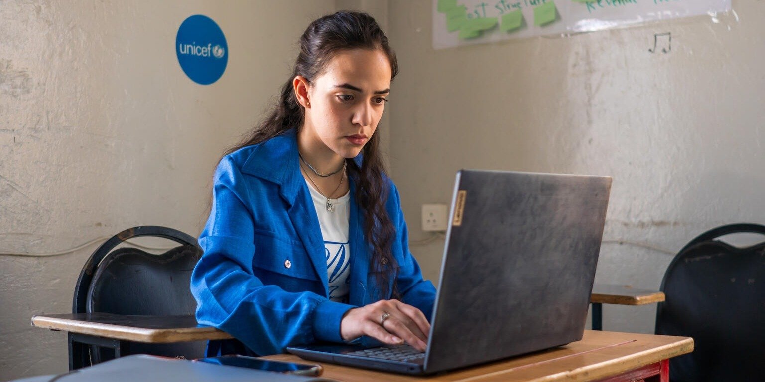 Bezpieczeństwo dzieci w sieci nie może polegać tylko na wprowadzaniu ograniczeń wiekowych