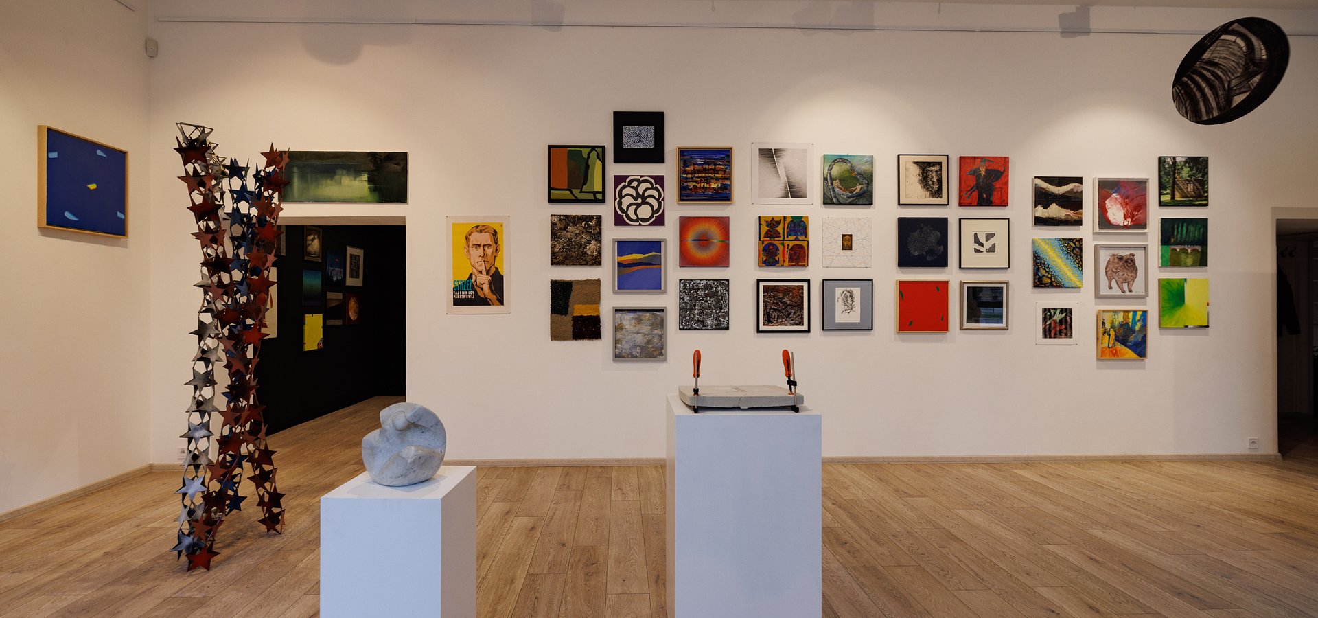 Zamykamy trzy wystawy – zapraszamy na finisaże w galeriach Mazowieckiego Instytutu Kultury