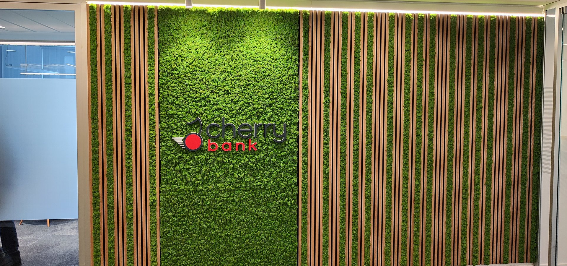 BENETTI CREATES GREEN WALLS FOR CHERRY BANK’S NEW OFFICES IN VIA MOSCOVA, MILAN