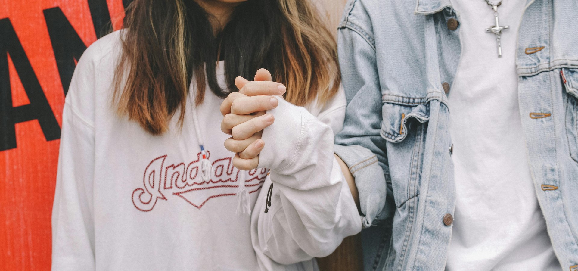 Badanie Pracuj.pl. Biurowe love story: blaski i cienie miłości w pracy