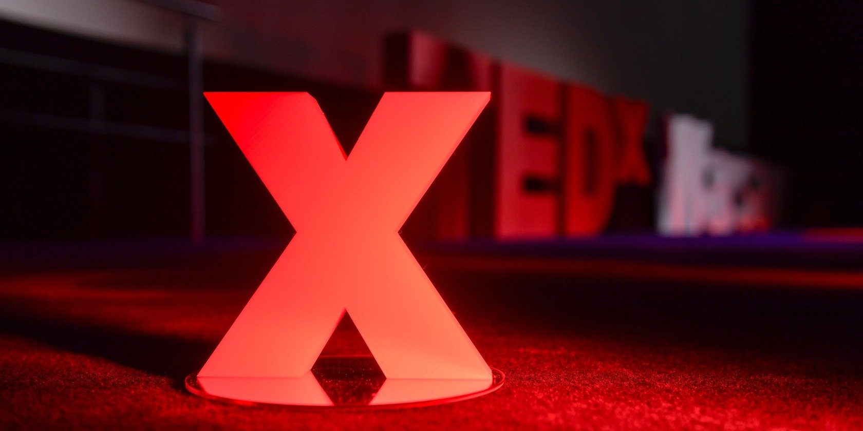 TEDxWarsaw 2026: Między algorytmem a intuicją