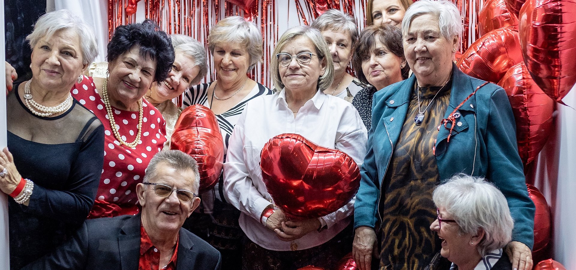 „Miłość nie zna wieku" – Kronospan łączy ludzi