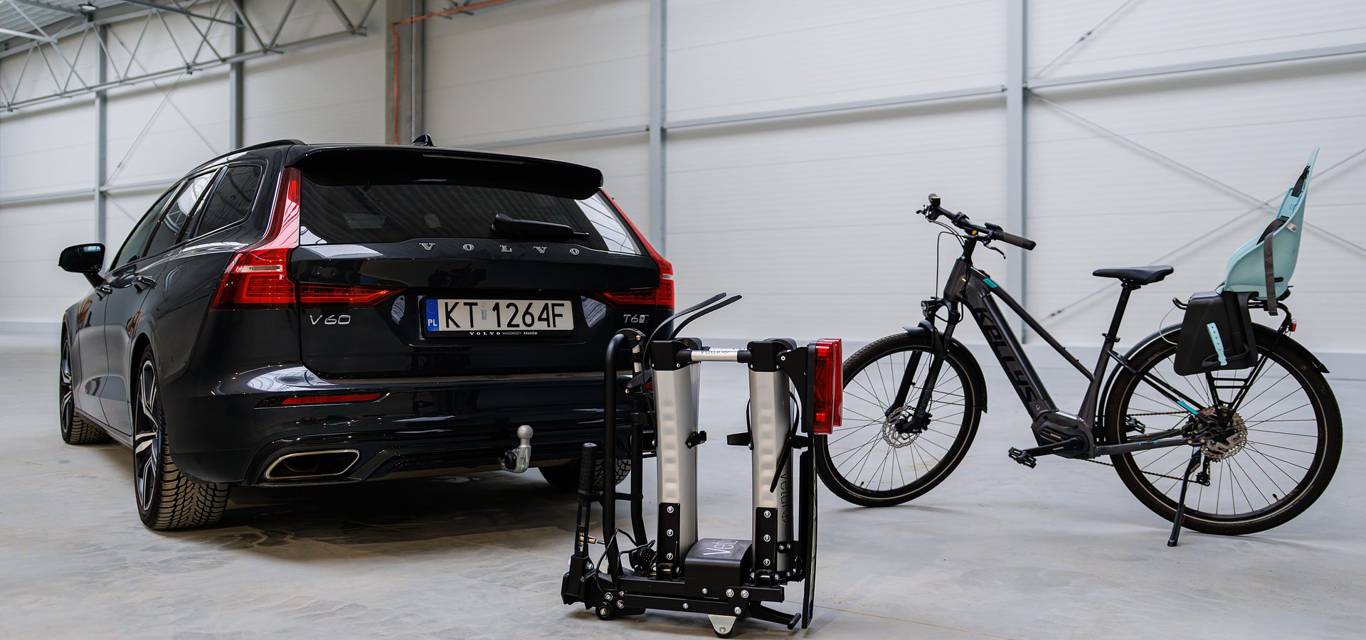 Wiosna na dwóch kołach zaczyna się od… haka. Jak wygodnie transportować rowery w 2026 roku