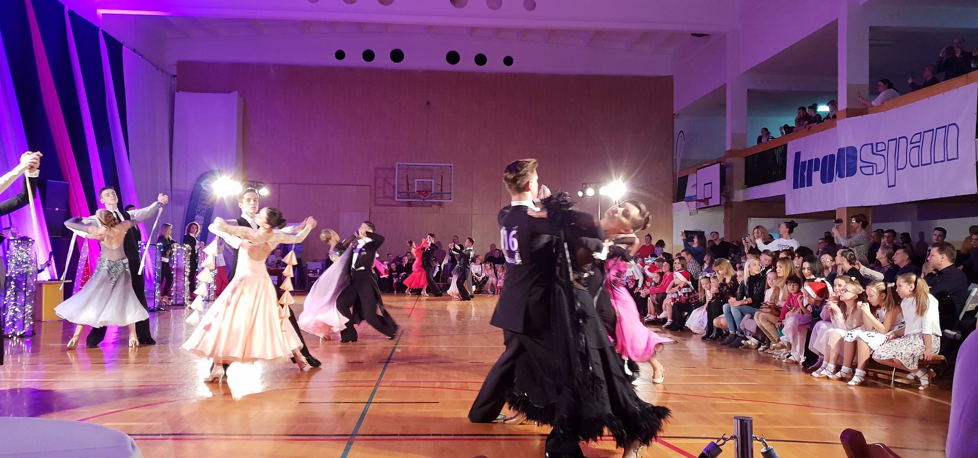 Tanecznie z Kronospan