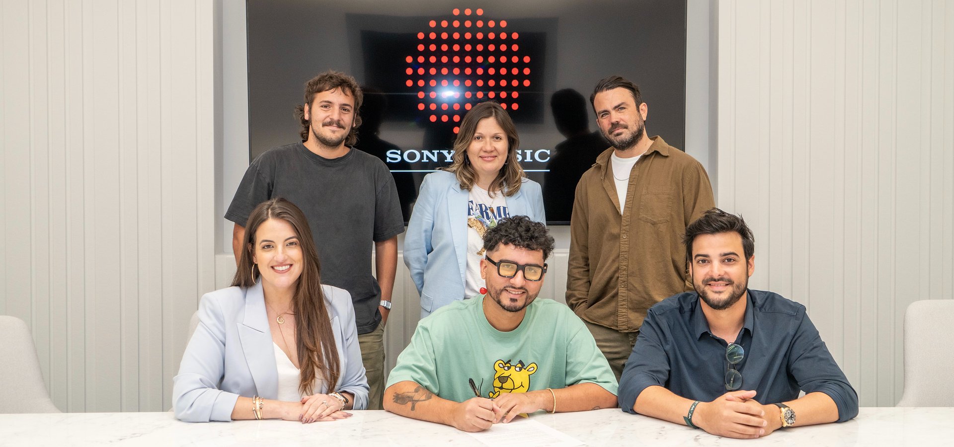FUX BEAT SIGNS WITH SONY MUSIC CENTRAL AMERICA AND THE CARIBBEAN