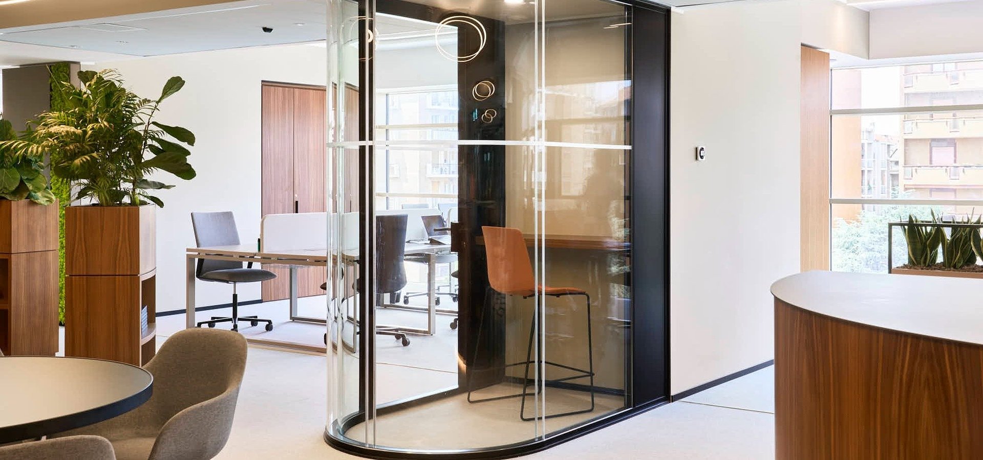 Curves, Comfort and Acoustic Performance: Luconi Shapes Honegger’s Headquarters with the Simple Bold System