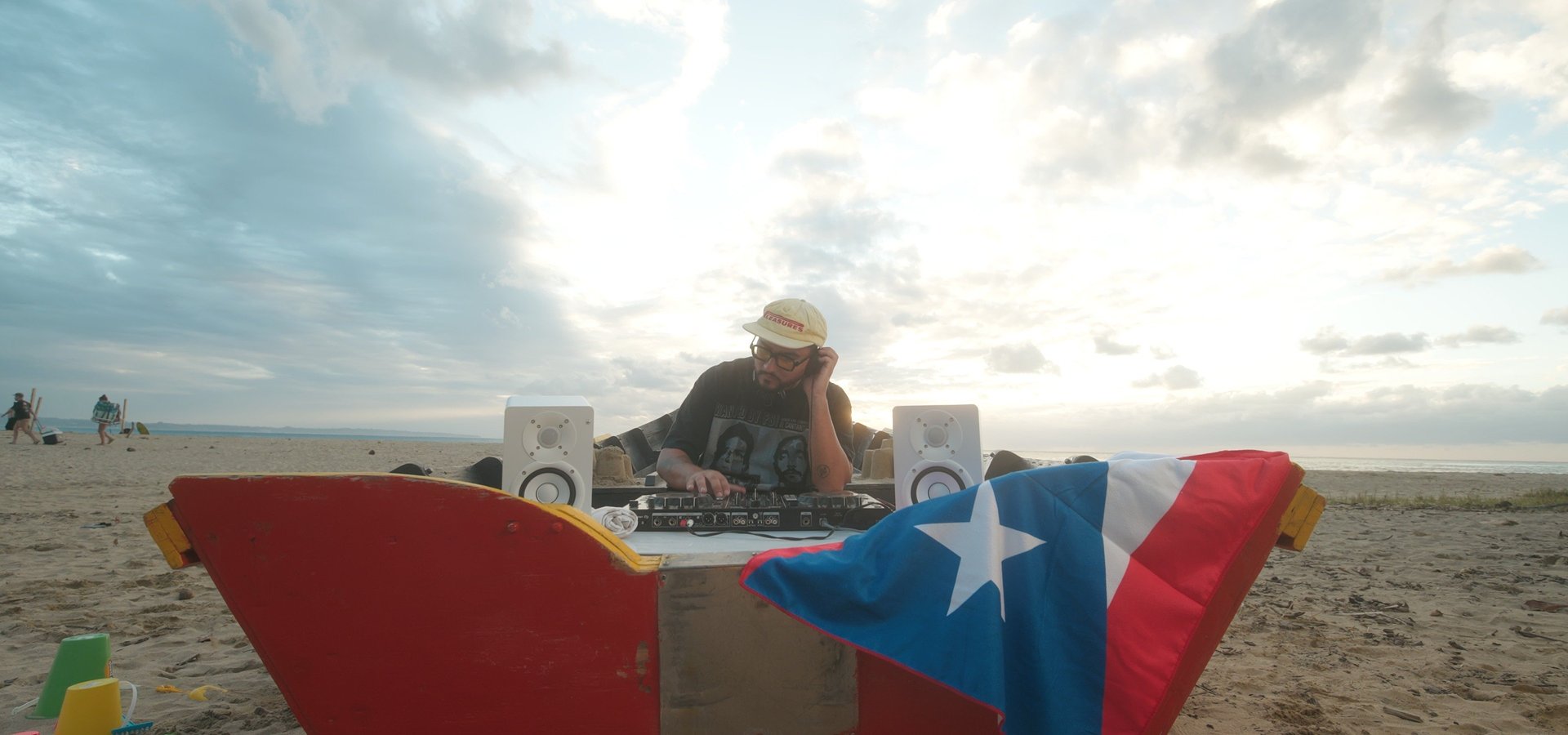 Fux Beat recibe su primera nominación a Premios Juventud como Productor del Año