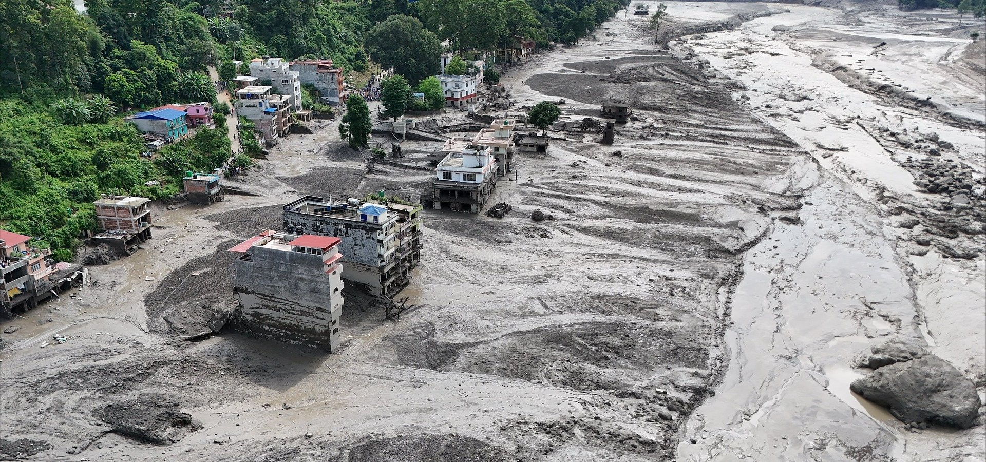 Niszczycielskie powodzie w północnym Nepalu: Potężny żywioł w dystrykcie Rasuwa