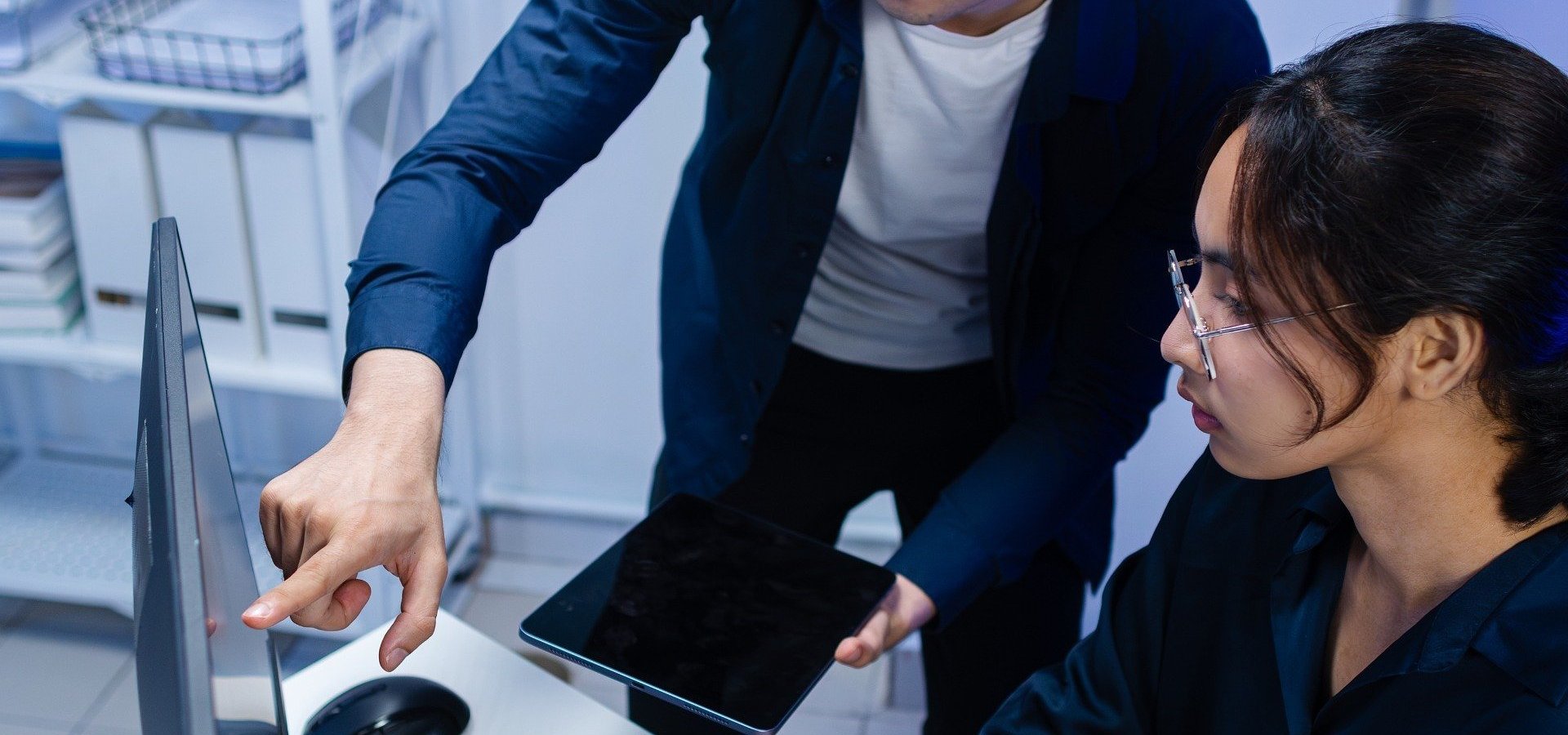 Poza vibe codingiem: jak szybko i bezpiecznie skalować aplikacje biznesowe w erze agentów AI