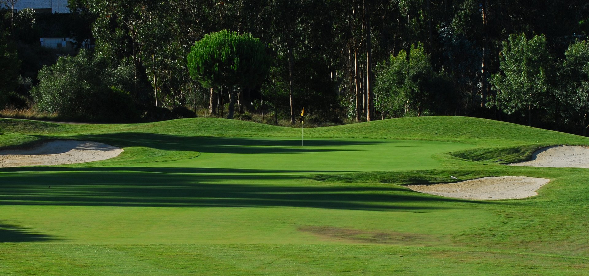 Tiago Piano assume funções de greenkeeper no Belas Clube de Campo
