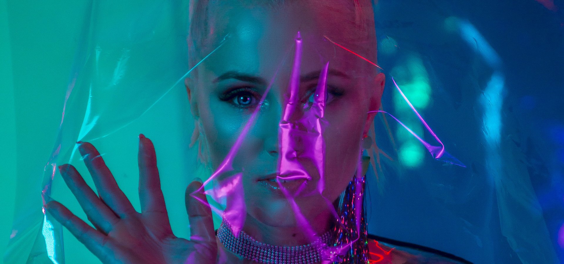 Agata Sobocińska prezentuje nowy singiel "Znikam stąd"