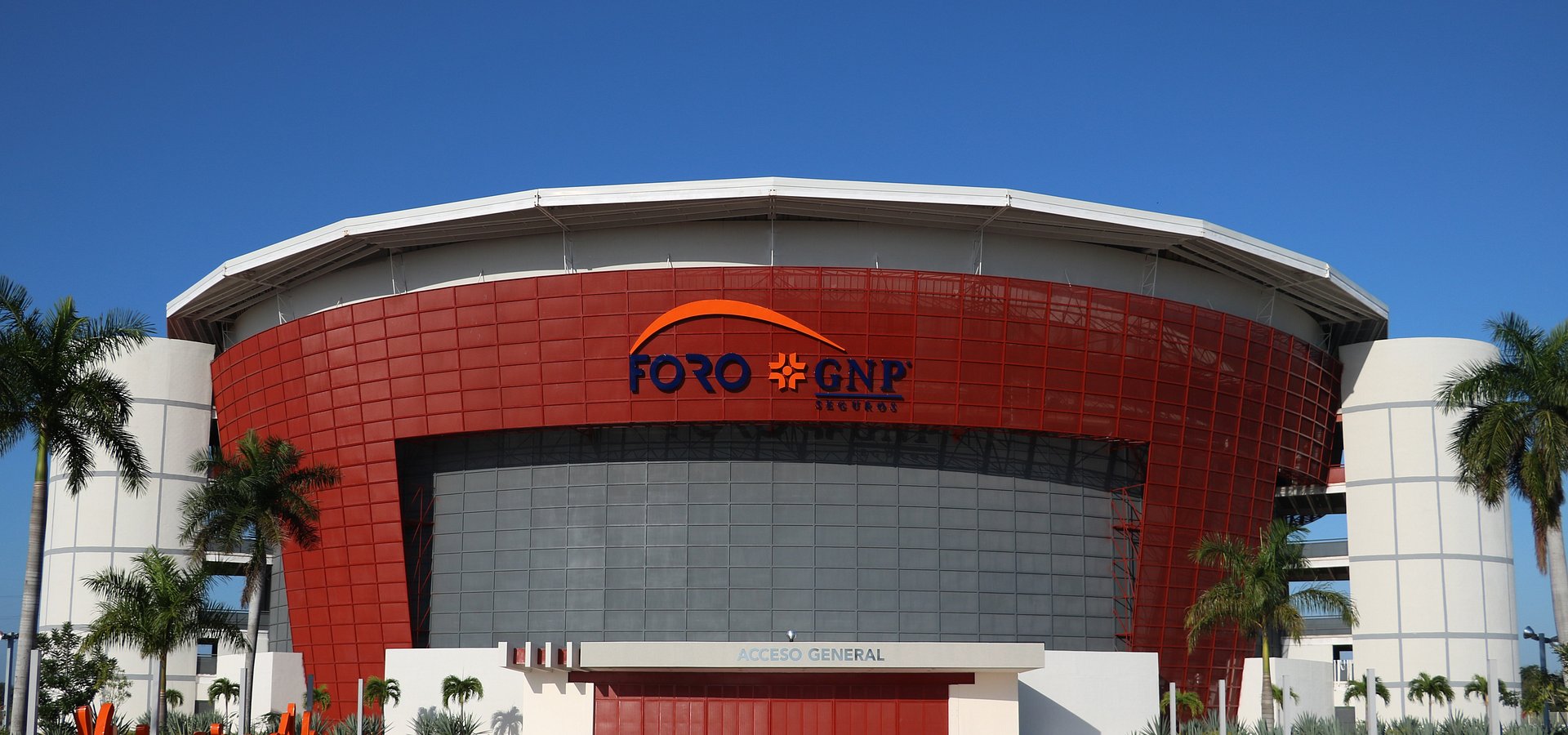 Coliseo Yucatán se transforma en Foro GNP Seguros

