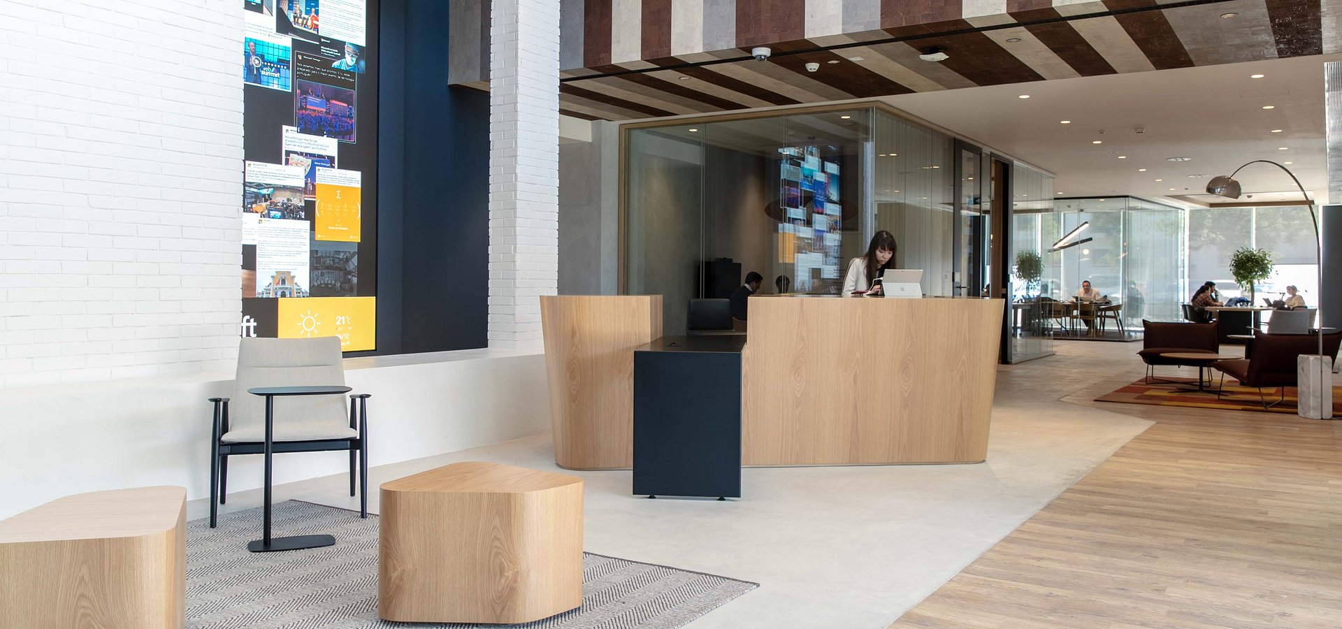 Ministro Adjunto e da Economia inaugura nova Casa Microsoft