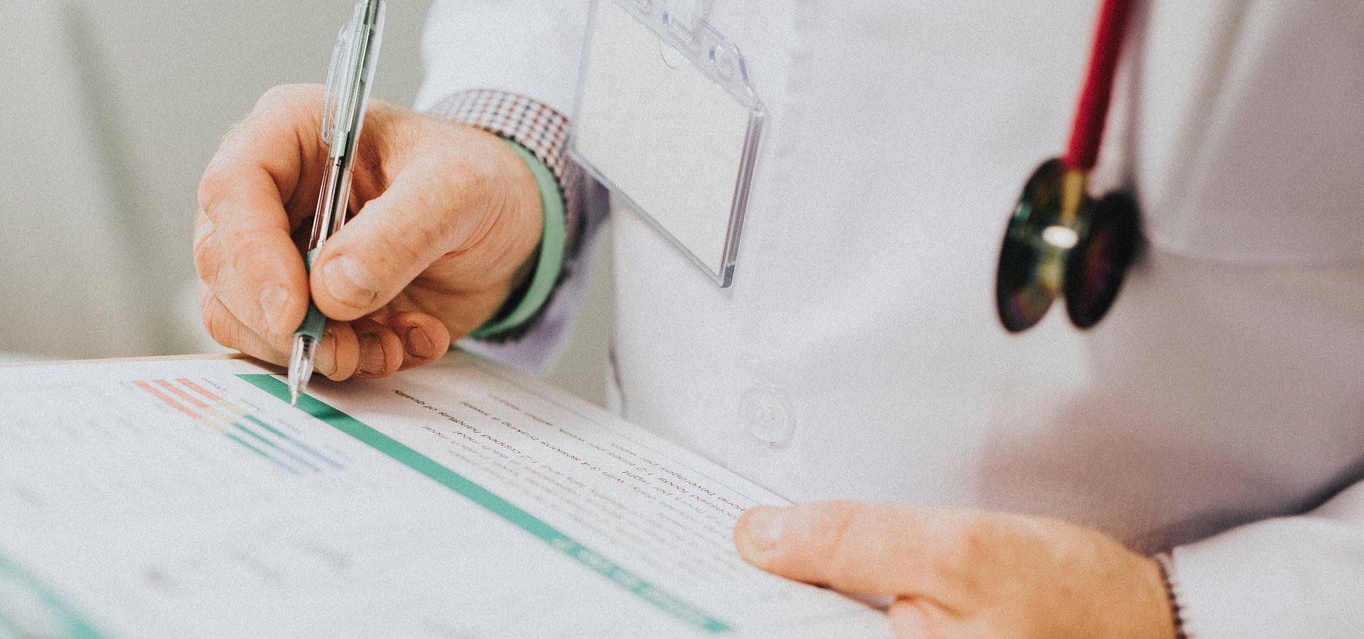 Fujitsu wprowadza innowacyjną technologię AI do kodowania procedur medycznych