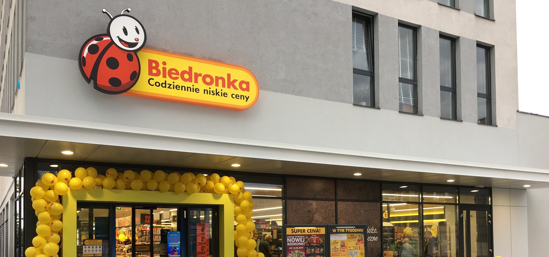 Zajrzyj na kawę i zakupy do Biedronki przy al. Piastów w Szczecinie