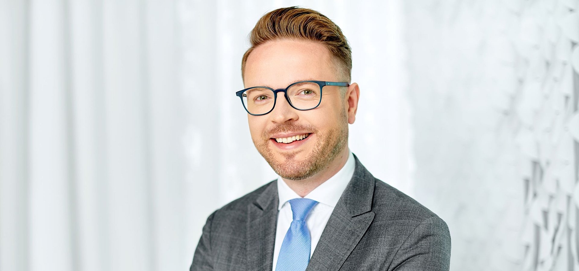JLL awansuje Mateusza Polkowskiego