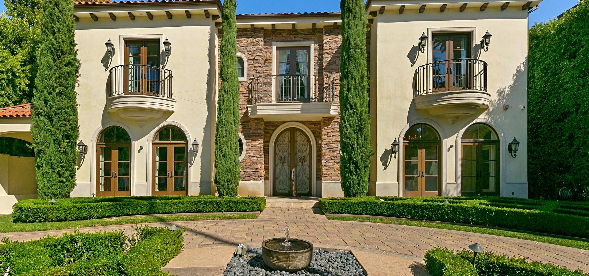 Coldwell Banker Residential Brokerage Lists Beverly Hills Property for $19.995 Million