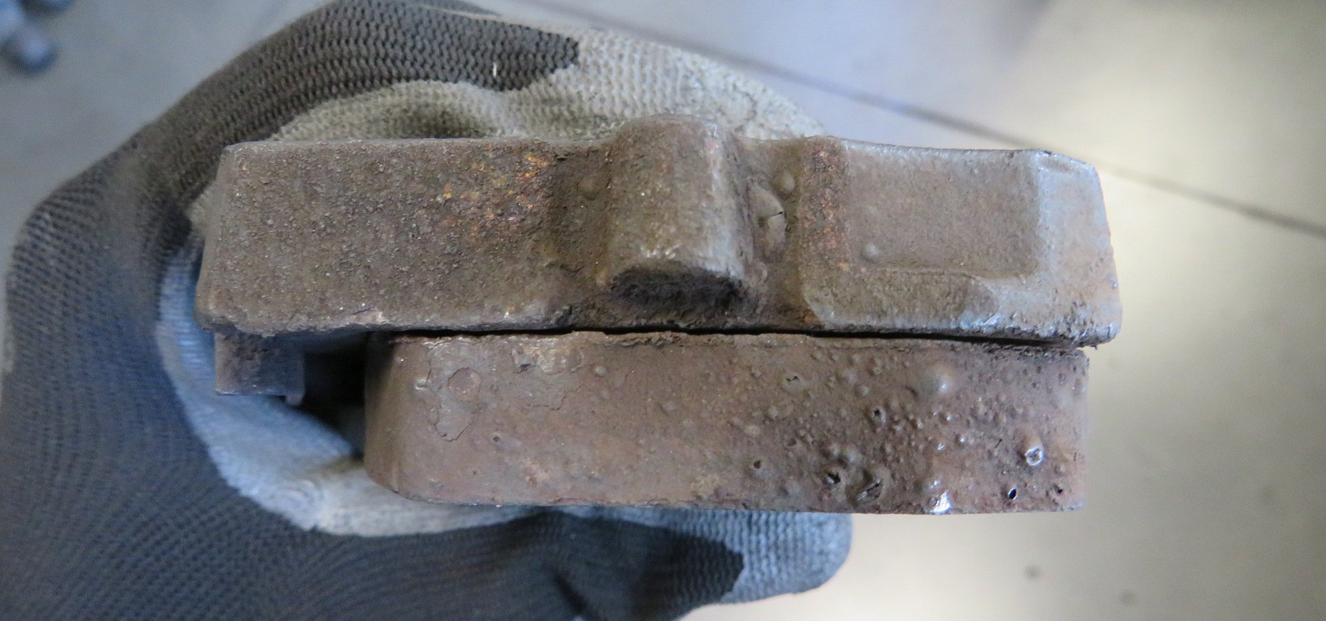 Uszkodzenia klocków hamulcowych bez tajemnic – najczęstsze usterki