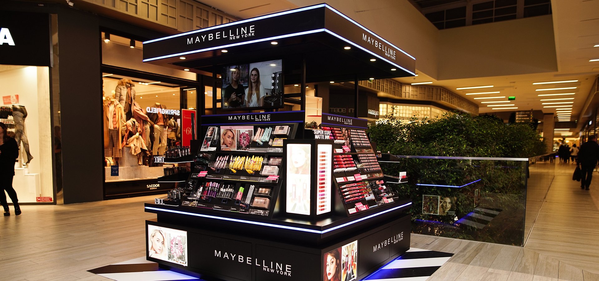 Há um novo kiosk Maybelline NY no CascaiShopping com produtos exclusivos da marca!