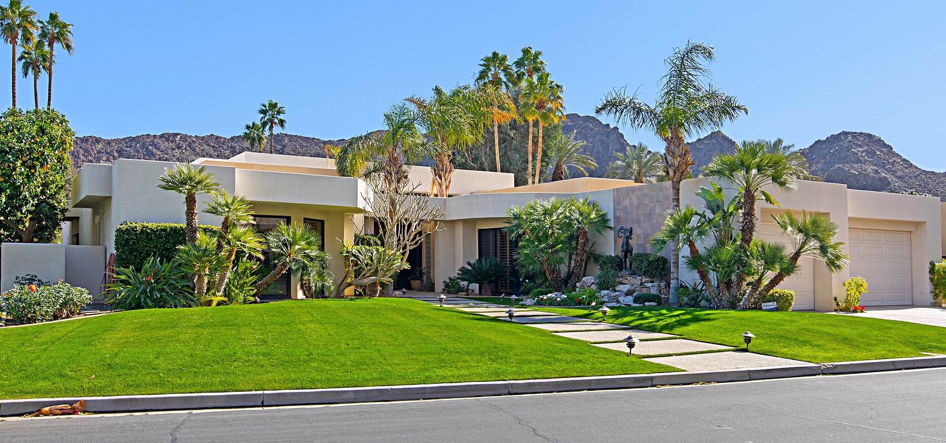 Coldwell Banker Realty Lists an Indian Wells Property Overlooking Country Club for $1.899 Million