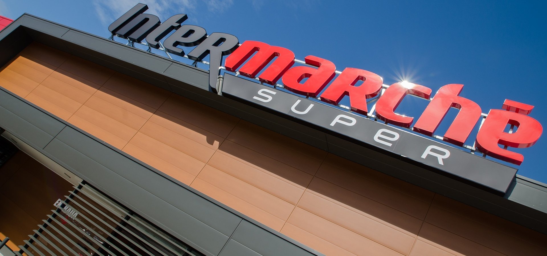 Há um novo posto de abastecimento Intermarché em Samora Correia