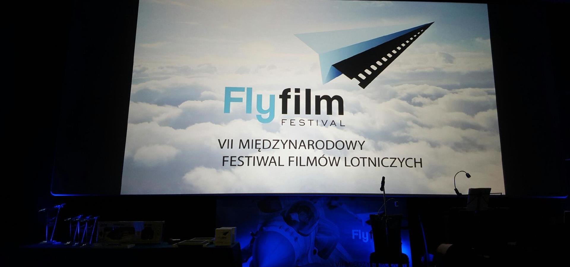 „KOBIETY W MUNDURACH” Z DODAJĄCĄ SKRZYDEŁ NAGRODĄ„FLY FILM FESTIVAL 2016”