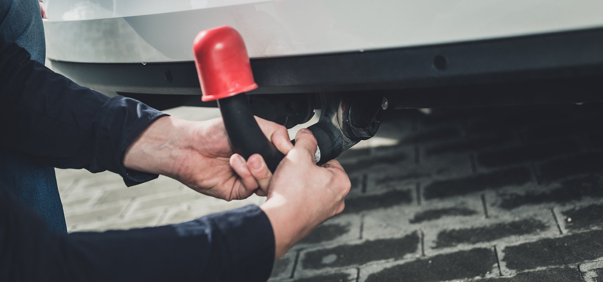 Najczęstsze błędy popełniane przy montażu haka holowniczego