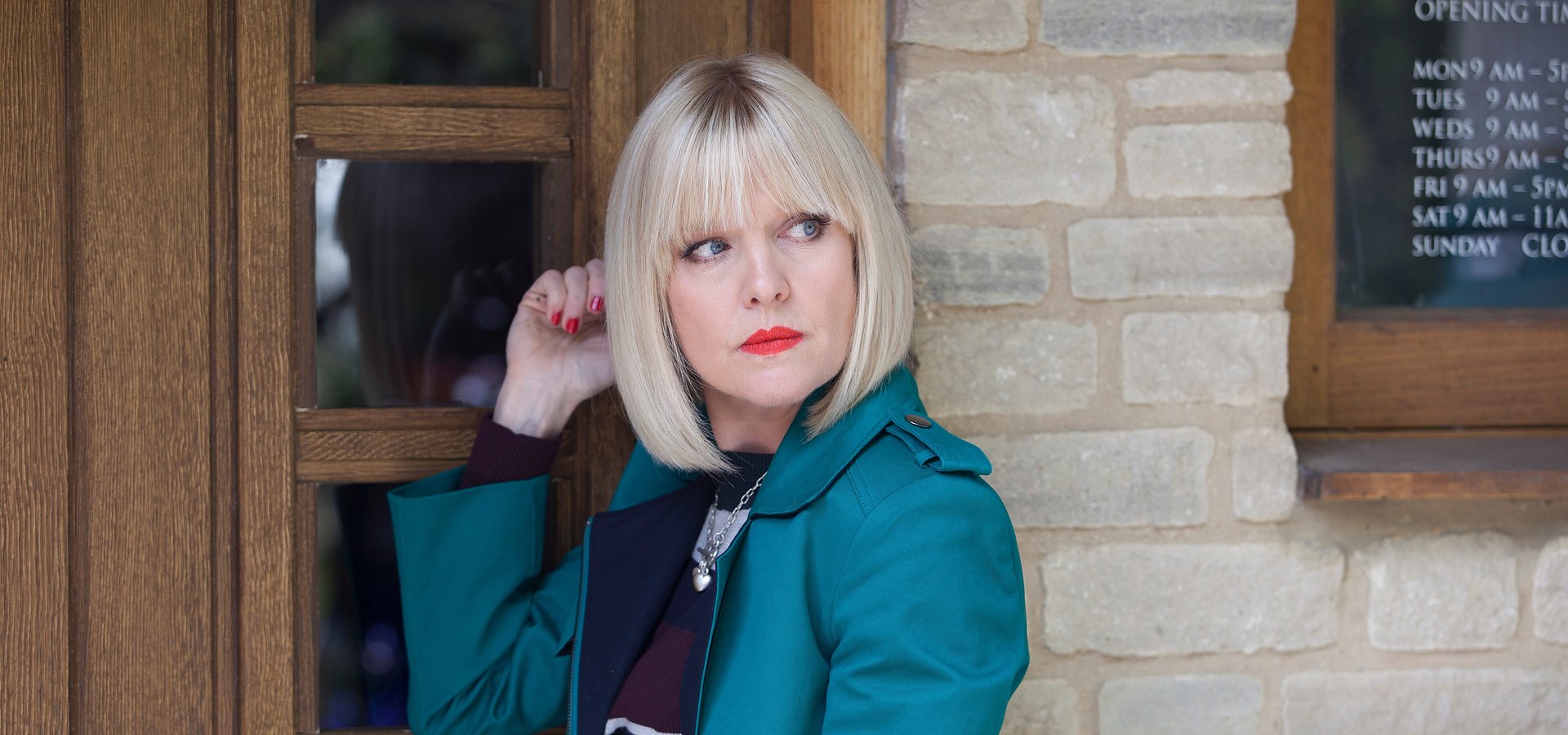 ‘AGATHA RAISIN’ É A NOVA DETETIVE CURIOSA E PERSPICAZ DO FOX CRIME