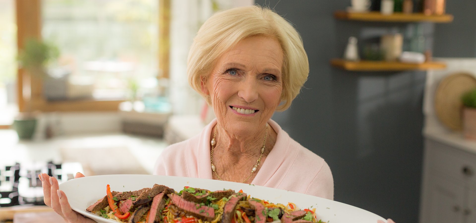 MARY BERRY ESTÁ DE VOLTA AO 24KITCHEN COM DUAS NOVAS SÉRIES