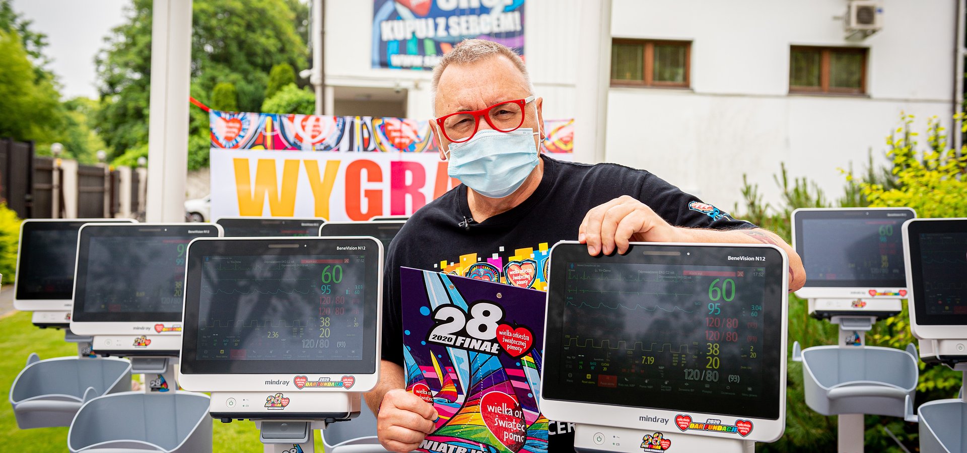 Dwa tygodnie pociągiem z Chin. Kardiomonitory od WOŚP w drodze do 44 szpitali