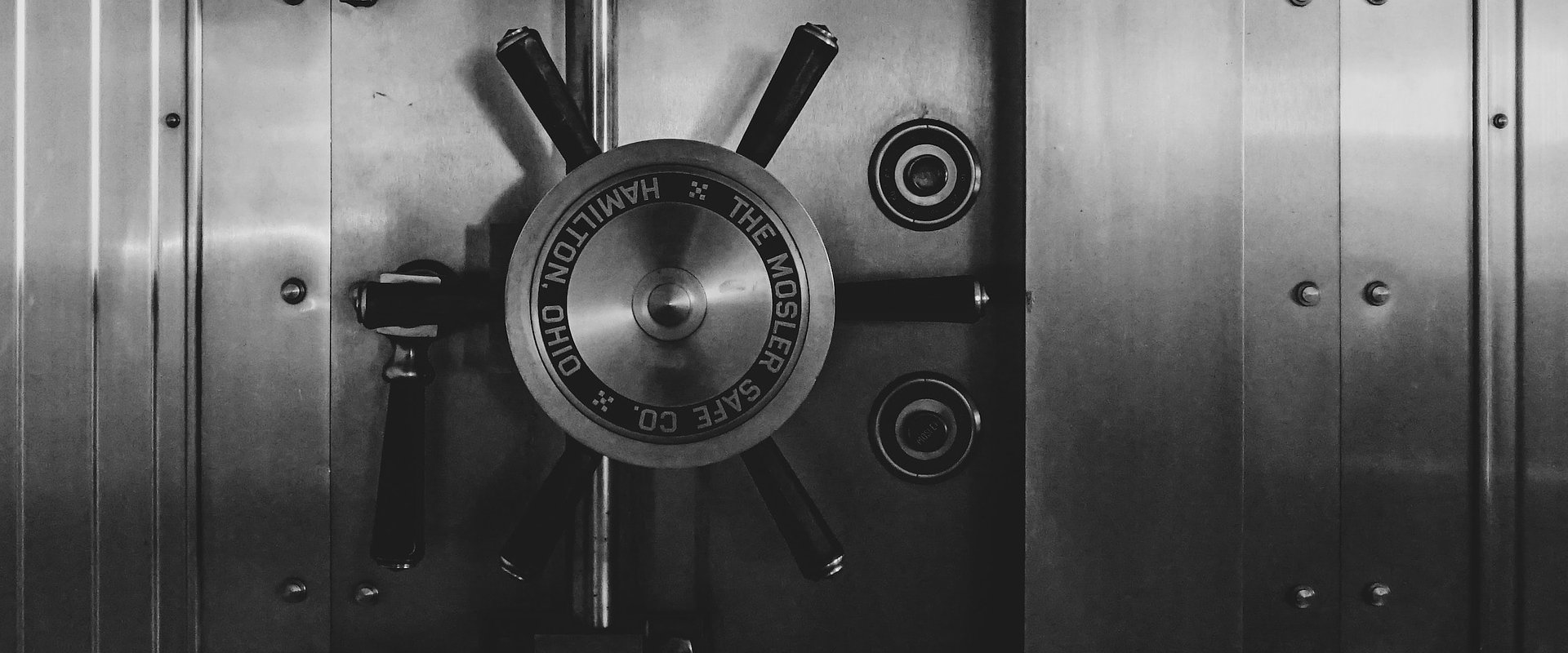 Pracownicy banków ryzykują wyciek danych [Bezpieczeństwo Polskich Banków - Raport]