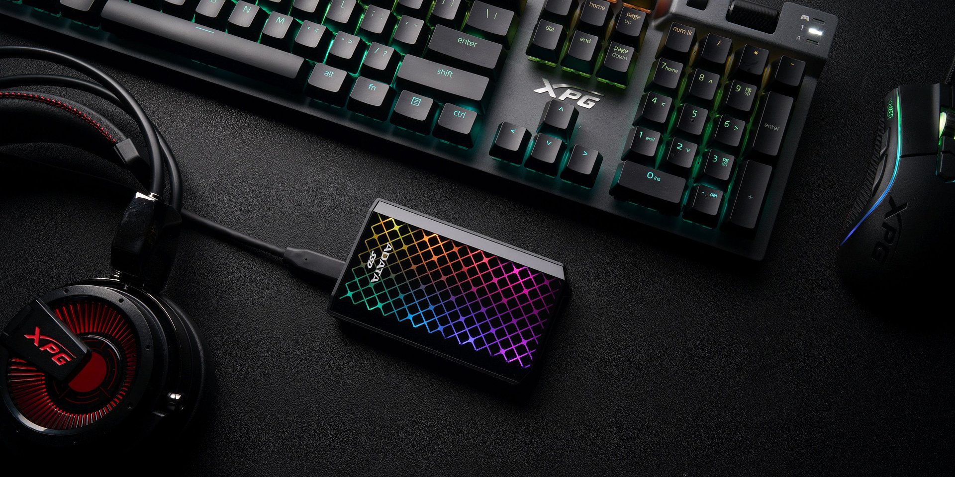 ADATA SE900G - piękny, a zarazem szybki jak błyskawica