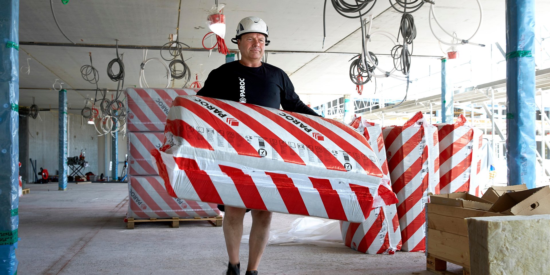 Izolacja przeciwpożarowa zbrojonych konstrukcji betonowych. Jaką grubość izolacji zastosować?